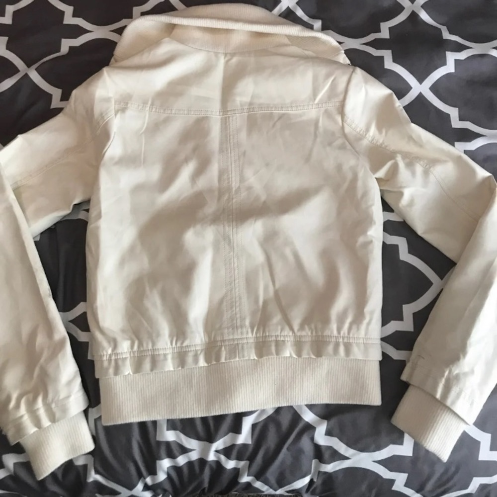 Jacket - Picture 3 of 4